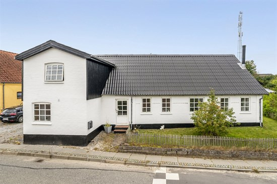 Glattrupvej 17 er til salg for kun 645.000 kr.: Se de billigste boliger til salg i Juelsminde her