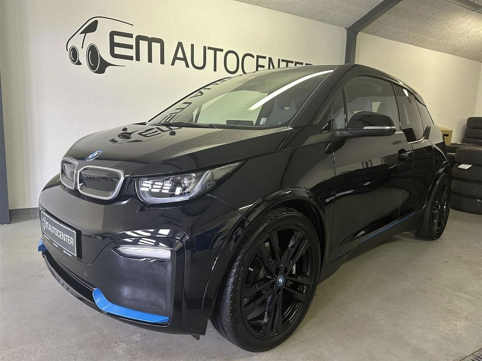 EM AUTOCENTER ApS præsenterer BMW i3 med masser af udstyr for øget komfort