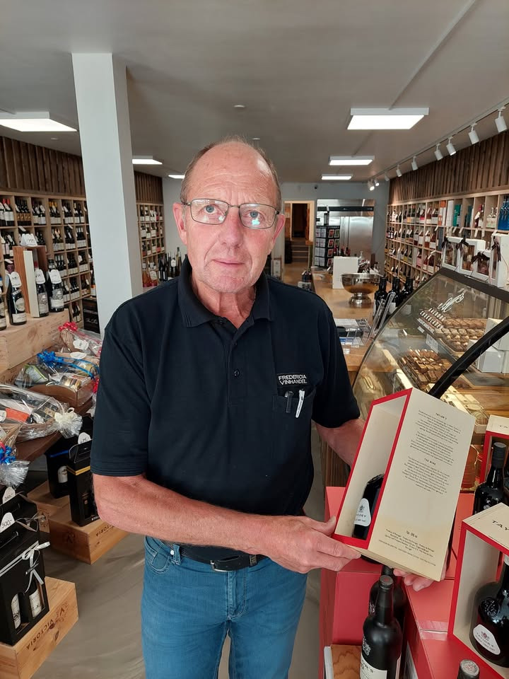 Fredericia Vinhandel tilbyder Taylor’s Historical III tawny til nedsat pris efter vandskade