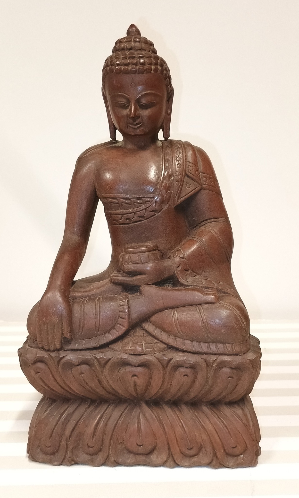 Genbrugsbutik rammes af tyverier og prismanipulation 