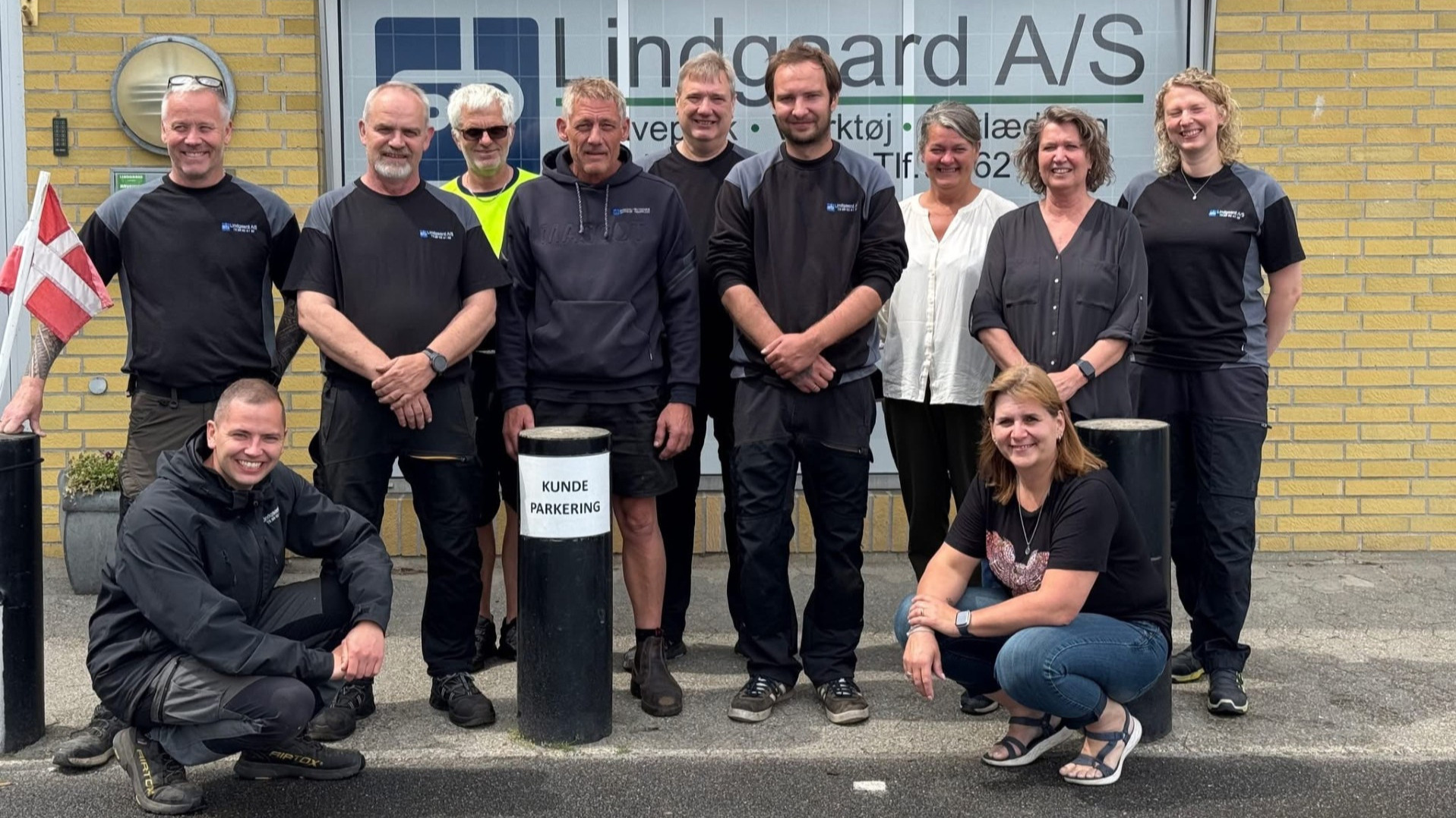 Velkommen til 2000m2 fyldt med kvalitet, maskiner og ekspertise i SB Lindgaard A/S