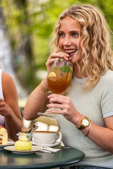 Ny Hattenæs fejrer tre udvalgte billeder i ny fotokollektion