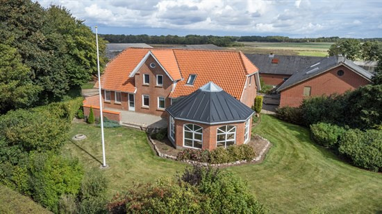 Luksusbolig netop kommet til salg i Hedensted: Se hvad du skal smide for Hedensteds dyreste adresser her