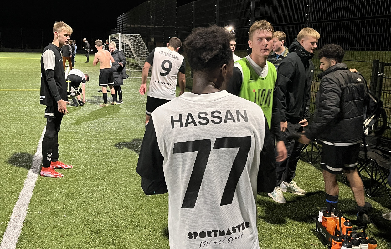 Rilwan Hassan bomber løs i Serie 3: “Umulig at komme udenom“