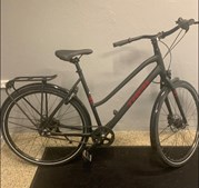 Birks Bike Shop ApS tilbyder flyttesalg med rabat på Trek District 3 citybike