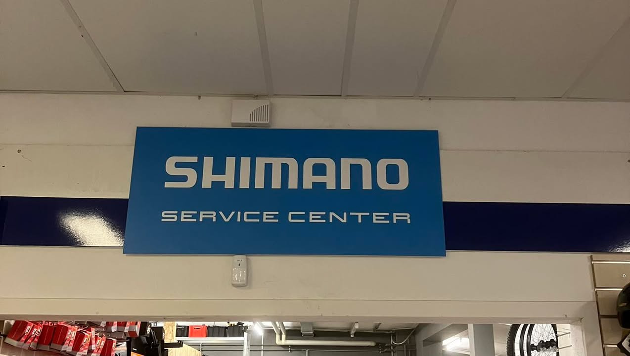 Sæby cykler bliver Shimano Service Center efter besøg fra Claes fra Shimano