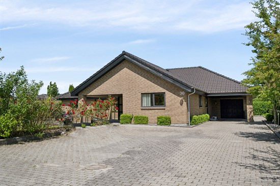 Top 6 over dyreste boliger til salg i Spentrup. Priser op til 3.695.000 kr