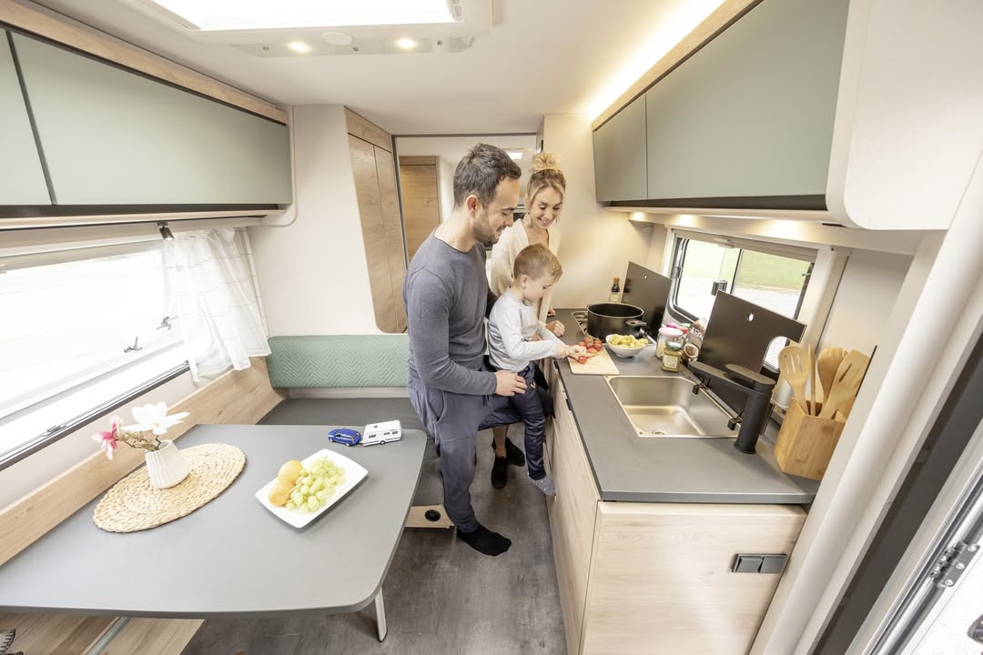 HINSHØJ CARVAN fremhæver livsglæden med Dethleffs campingvogn