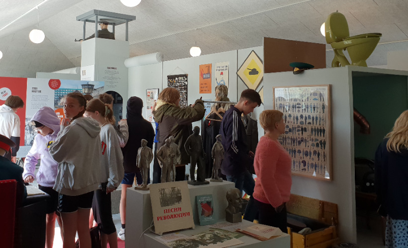 Tag på en rejse gennem Den Kolde Krig i Rebildcentret