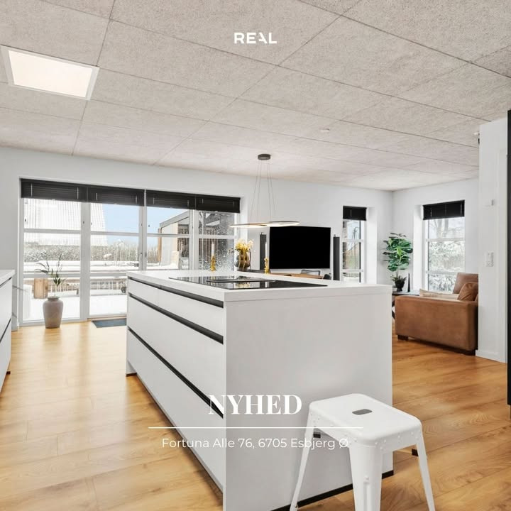 RealMæglerne Esbjerg og Bramming præsenterer nyrenoveret villa på Fortuna Alle 76