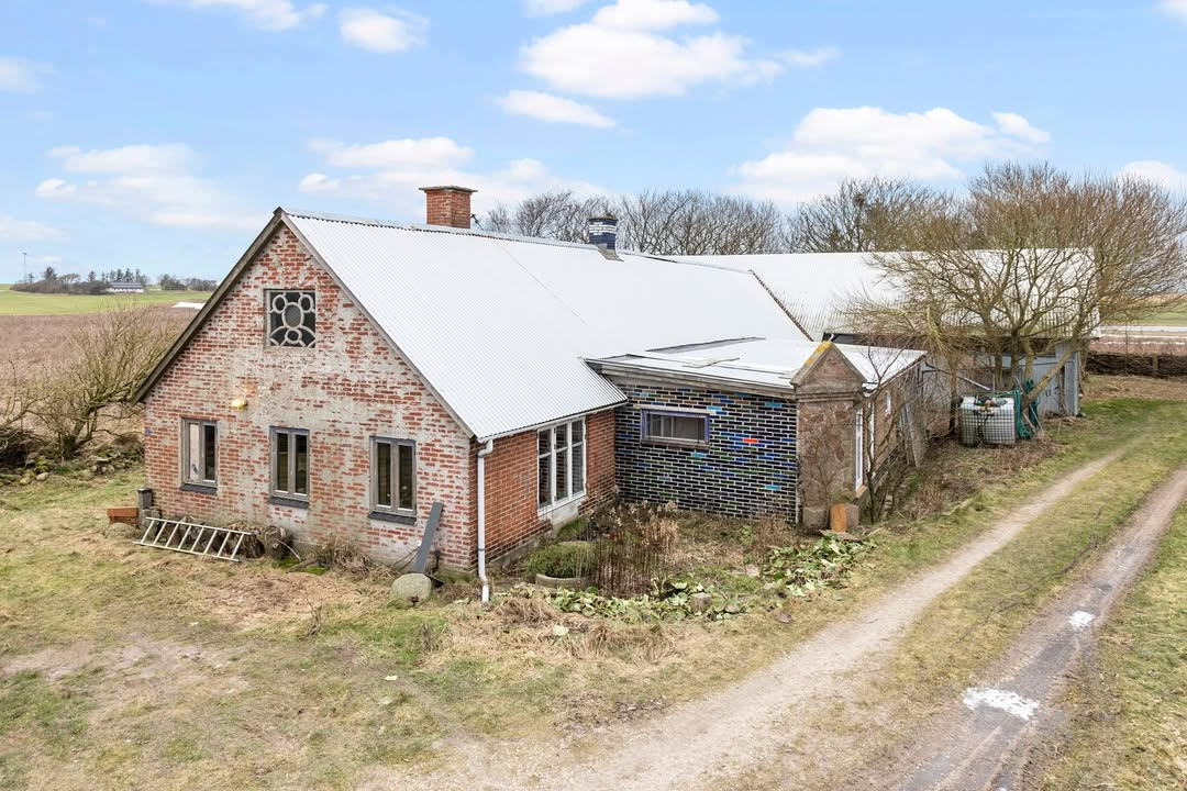 EDC Hurup Thy fremhæver unikt landhus med kunstnerpotentiale nær Vesterhavet