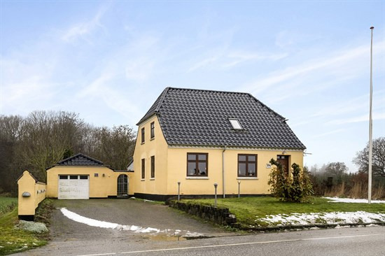 Glattrupvej 17 er til salg for kun 645.000 kr.: Se de billigste boliger til salg i Juelsminde her