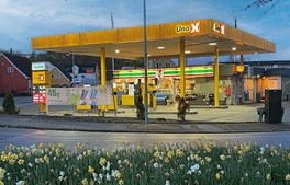 Uno-X og 7-Eleven fejrer naboskab i Frederiksværk med tilbud på åbningsdag