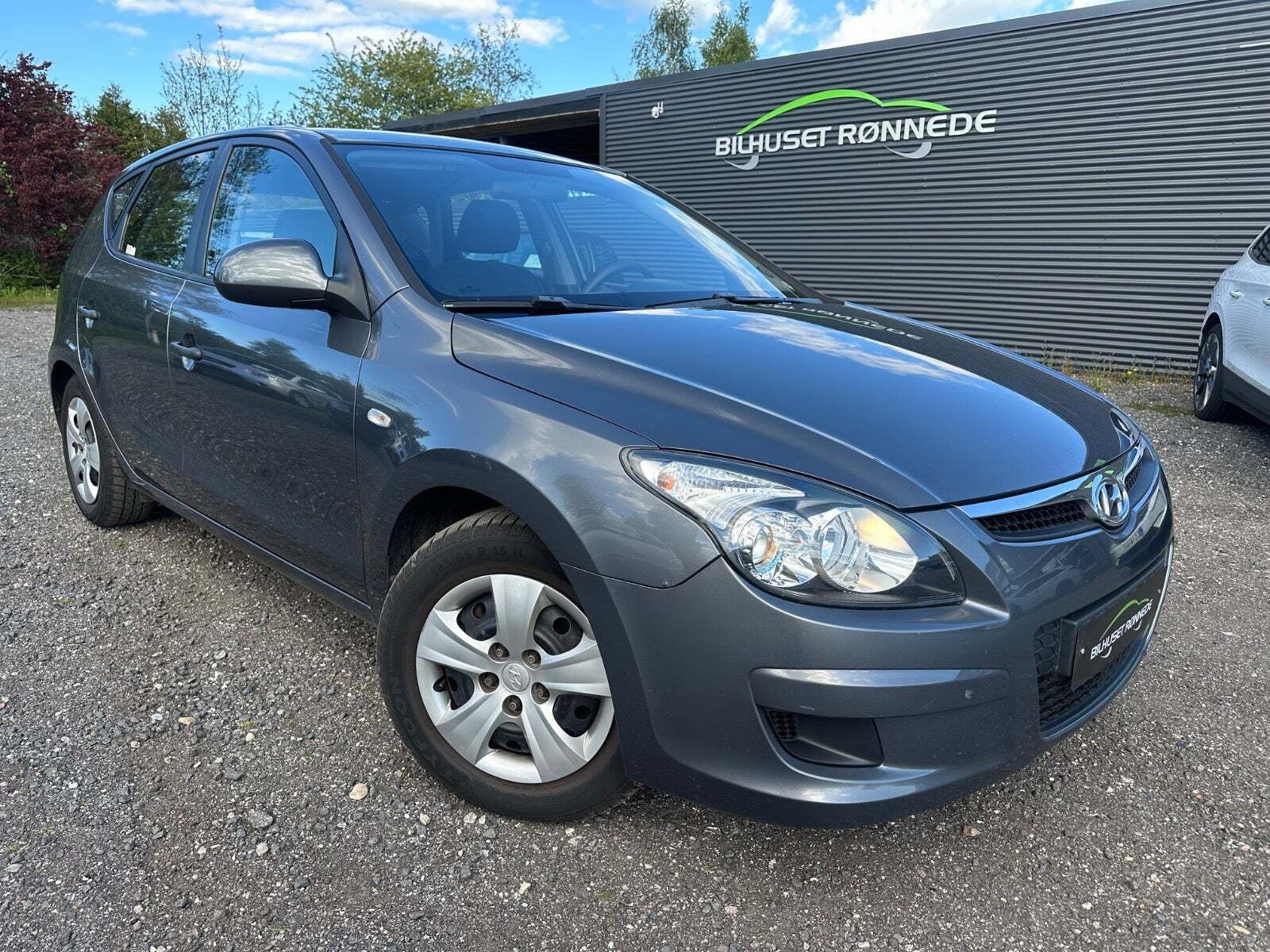 Biler netop sat til salg i Faxe