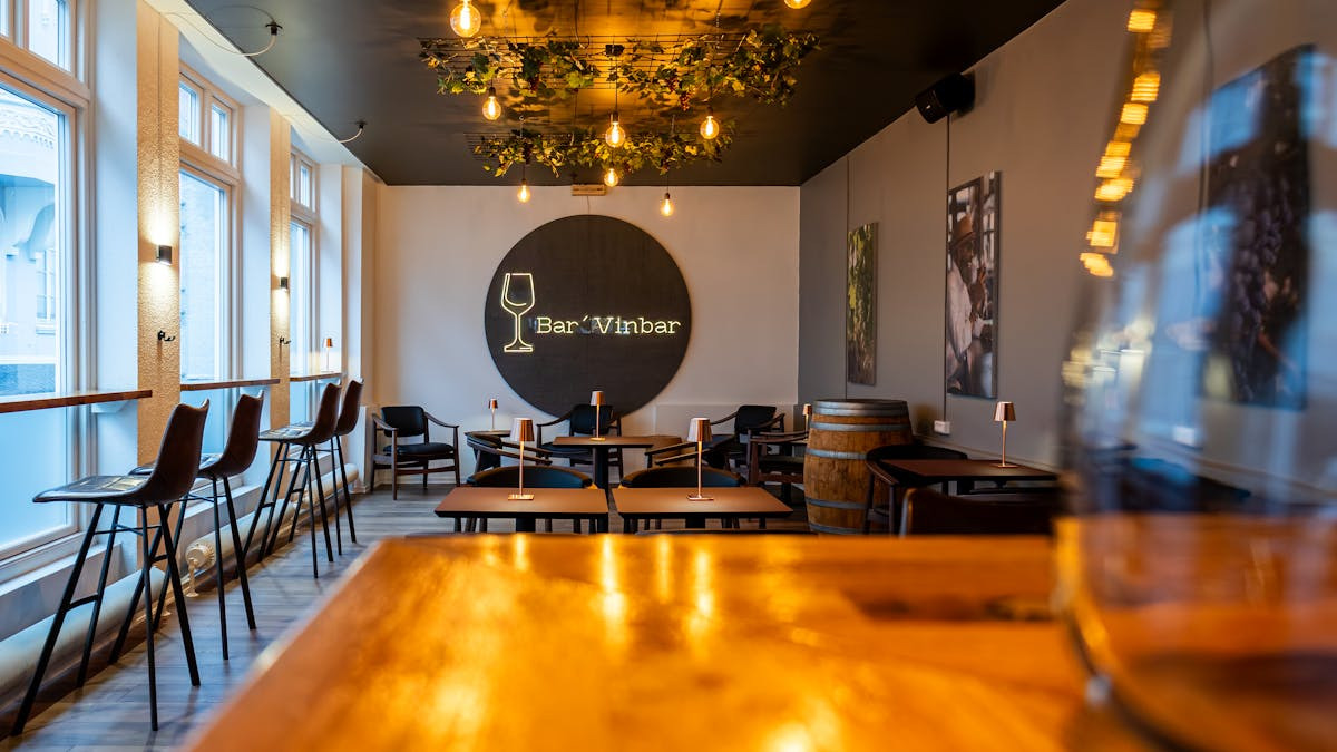 Vinoplevelse i Sønderborg: Smagning på Bar' Vinbar