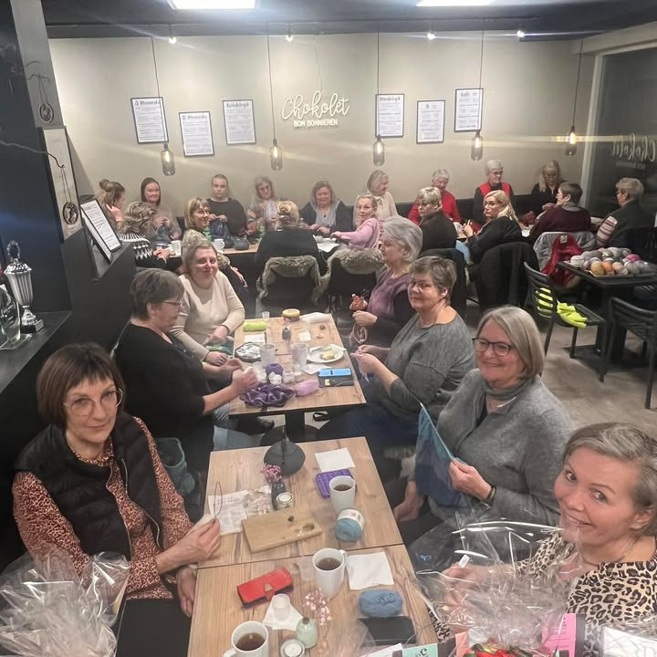 Chokolet Bon Bonnieren inviterer til strikke- og hæklecafé i dag og i aften