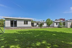 Til salg hos Mæglerhuset Brønderslev: Stor etplansvilla med ugeneret have