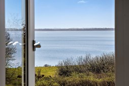 Charmerende fritidshus med panoramaudsigt over Limfjorden fra EDC Skive I/S