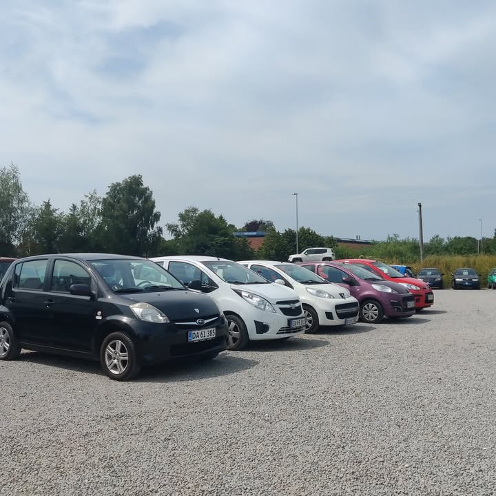 Lej en lille bil med fri kilometer hos TT CARS ApS for 3.000 kr. om måneden