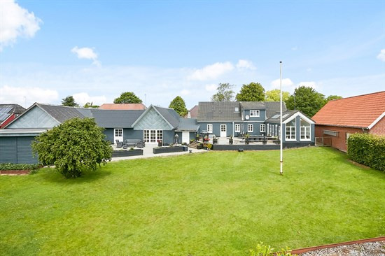 Top 6 over dyreste boliger til salg i Jelling. Priser op til 6.800.000 kr