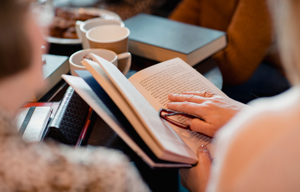 Vil du være med i Løkken Bogklub?