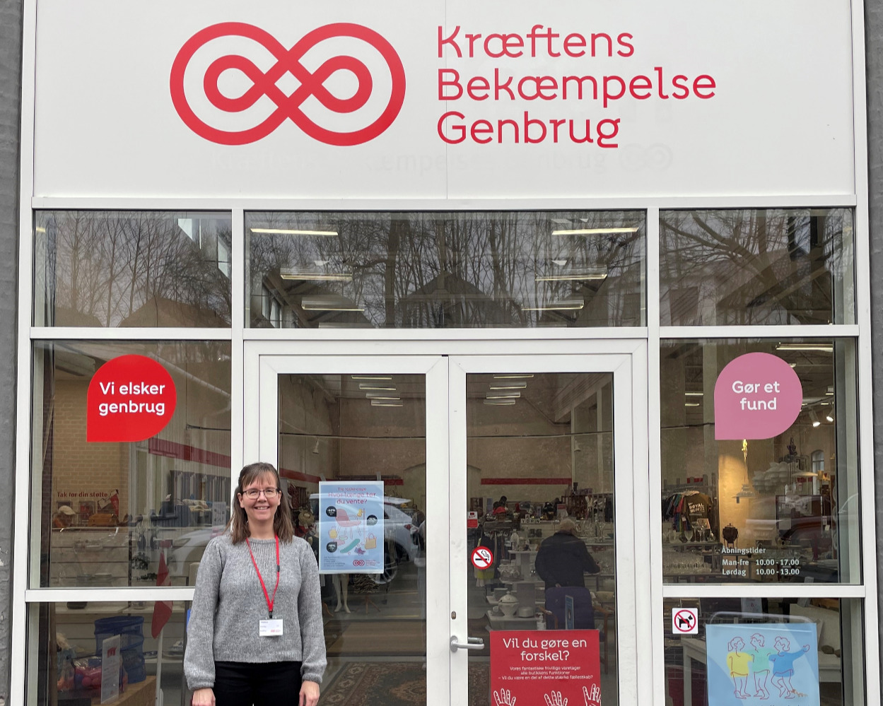 48-årige Monica arbejder frivilligt ved siden af sit fuldtidsjob 