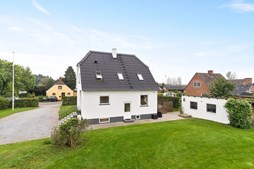 Danbolig Fredericia fremviser smukt renoveret muremestervilla i Smidstrup