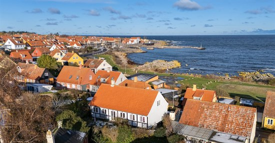 Skovgade 2 og 1 anden boliger er kommet til salg denne uge i Svaneke - se boligerne her.