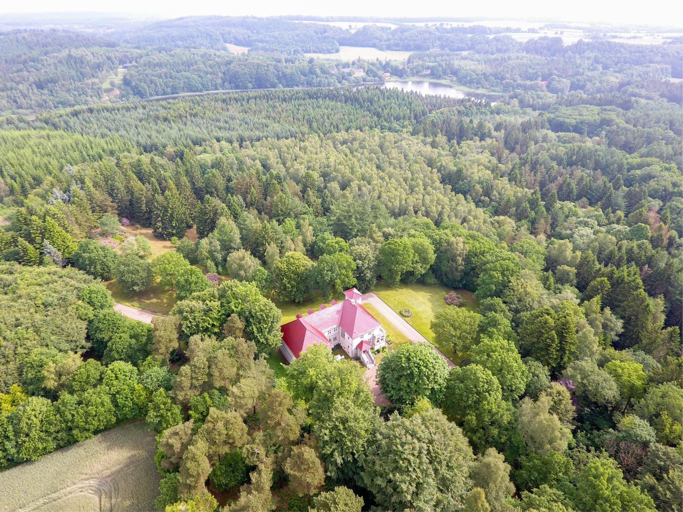 Lystruphavevej 7 til salg for 35,0  mio. kroner - Se 5 andre boliger til salg i Bryrup