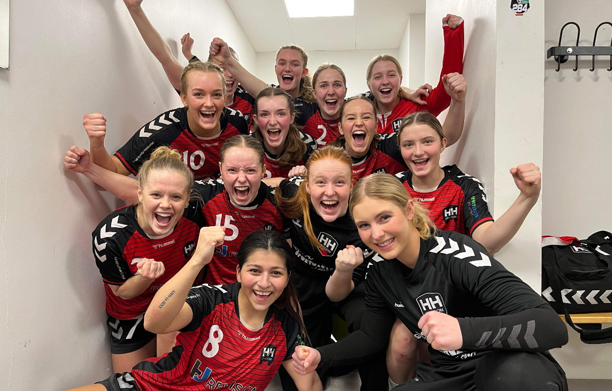 Horsens HK erobrer førstepladsen med sejr over topholdet