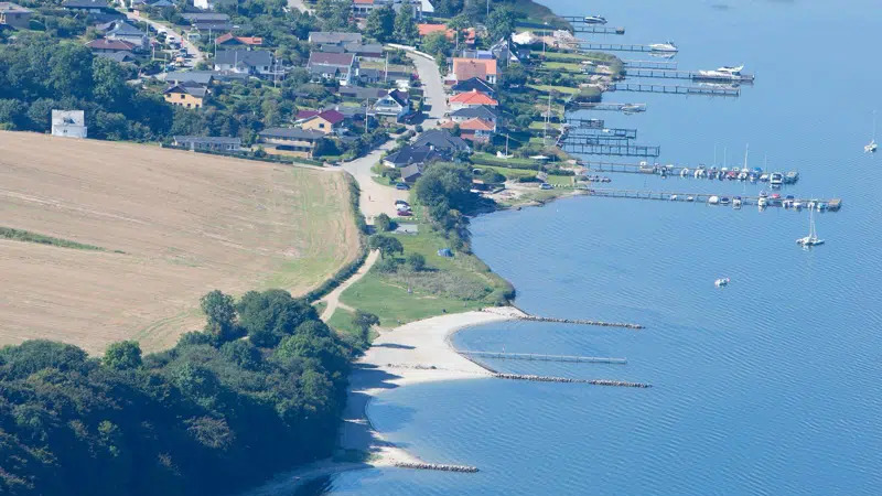 Kolding ophæver badeforbud ved Rebæk Strand efter ny vandtest