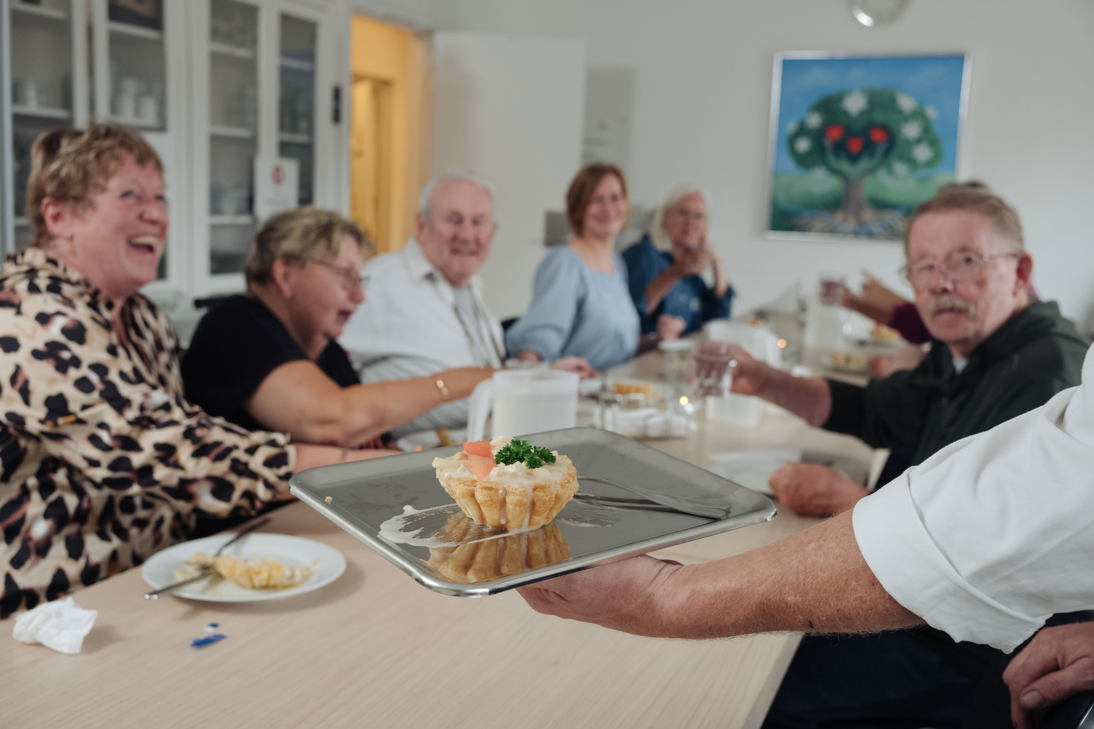 Vejle Kommune inviterer naboer til fælles tartelet-spisning mod ensomhed