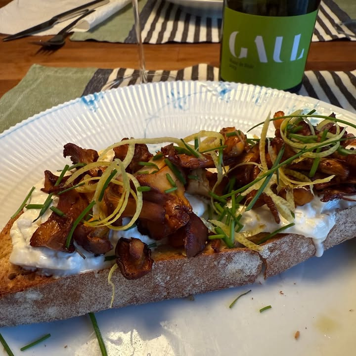Lahvino Wine & Spirits deler hverdagsmagi med Gauls Blanc de Noir og bruschetta