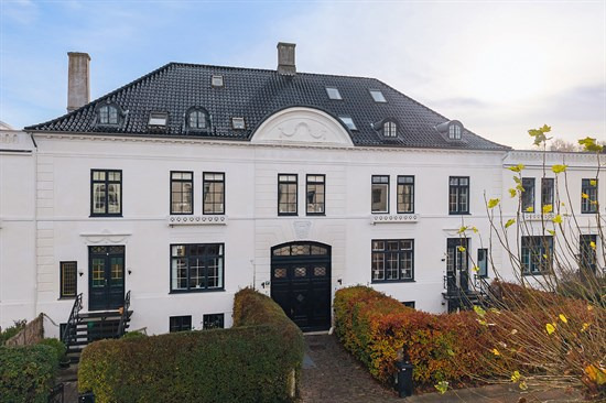 Taarbækdalsvej 1C er til salg for kun 3.995.000 kr.: Se de billigste boliger til salg i Klampenborg her