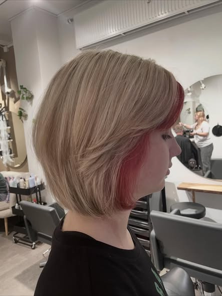 Hairways præsenterer: Klassisk page med nyt liv og farver