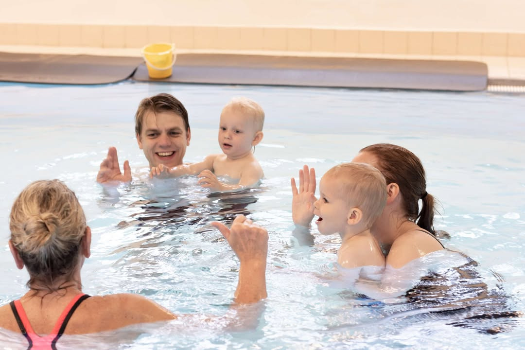 Fokus Folkeoplysning åbner for tilmelding til babysvømning og Plask & Leg