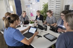 Aalborg Kommune forbedrer ældreplejen med faste, tværfaglige teams