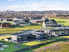 Eksklusivt stillegående skuffesalg hos EDC Støvring: Oplev det unikke hus på Ræven 47