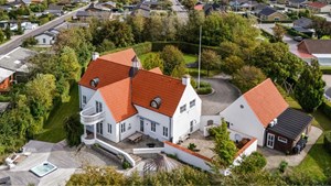 Mæglerhuset Asger Larsen udbyder eksklusiv liebhavervilla i hjertet af Løgstør