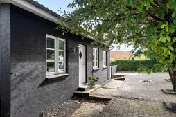 Fin villa til salg i Sønder Tranders – se den hos Ejendomsmæglerne Hansen & Thoft