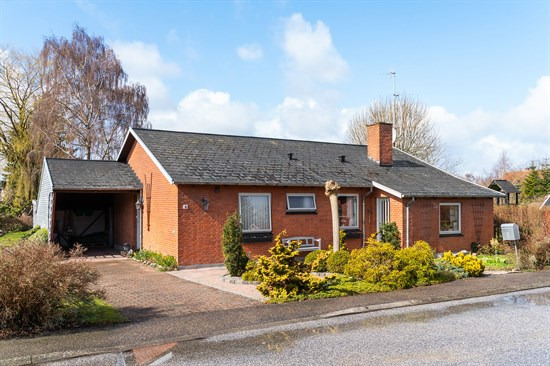 Pilevænget 9 og 1 anden boliger er kommet til salg denne uge i Sakskøbing - se boligerne her.