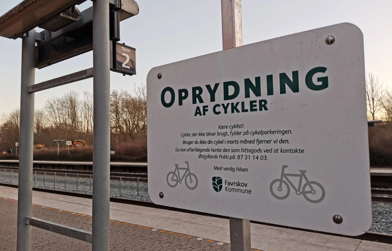 Oprydning i cykler ved stationerne