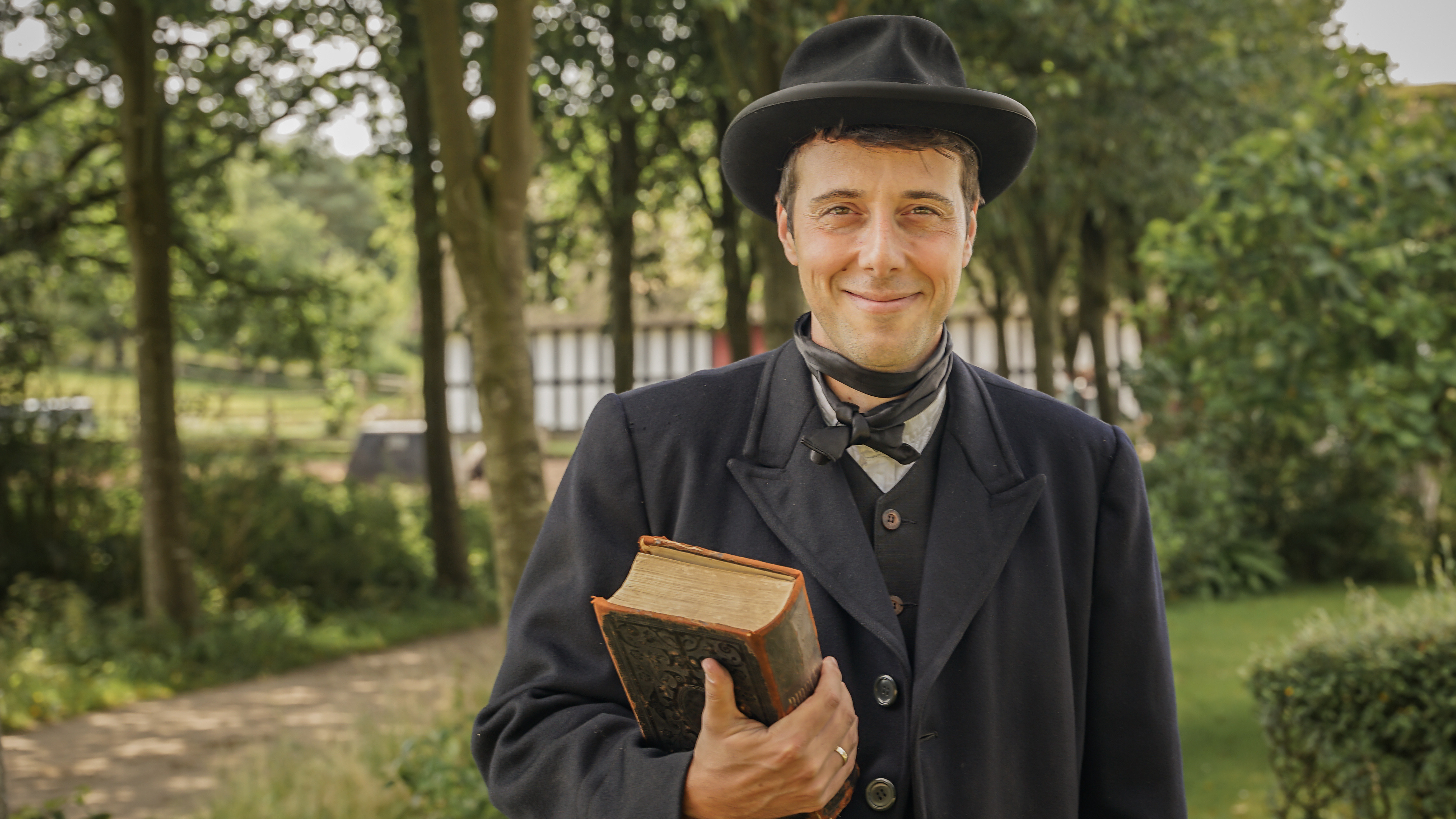 Frilandsmuseum, biskop og debattører tager temperaturen på vores tro