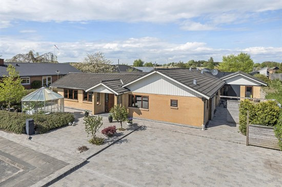 Pris sat ned med 200.000 kr. på Fuglevænget 47