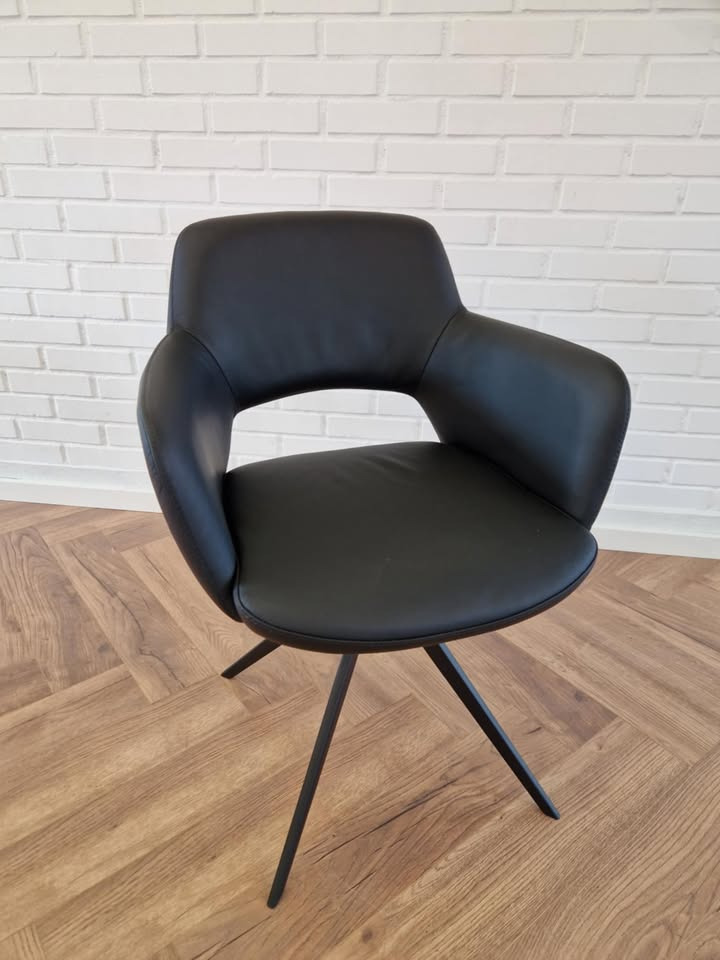 Hovelind Møbler præsenterer ny drejestol med 360 graders funktion