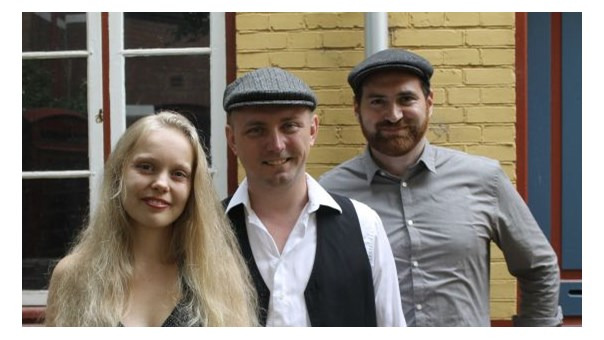 Festlig aften med trioen "Den lille café"