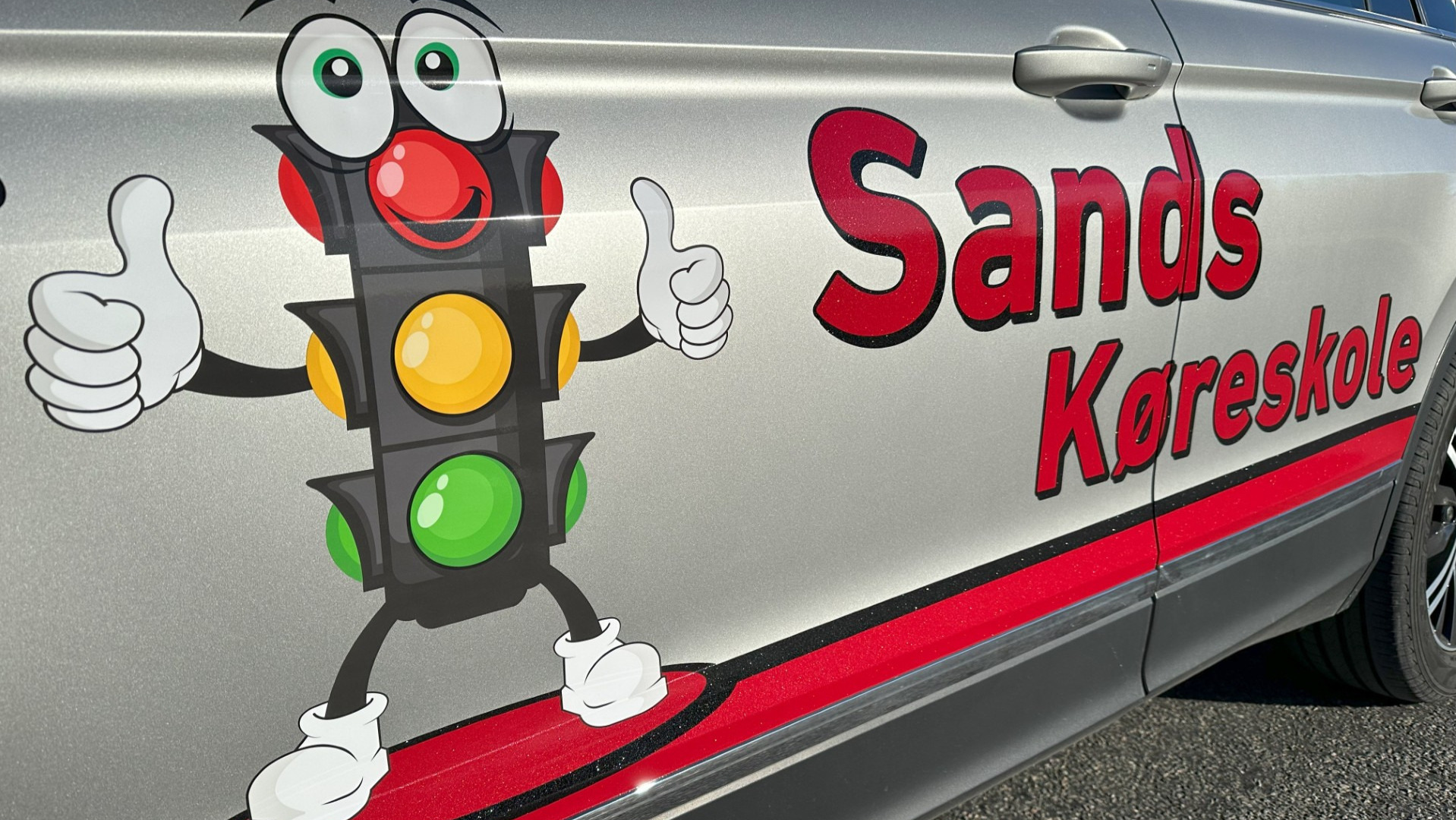 Sands Køreskole i Randers og omegn: Sjov, sikker og seriøs køreuddannelse