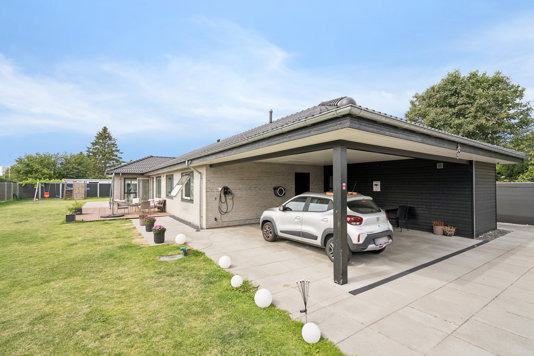 Etplansvilla med fokus på æstetik og moderne løsninger