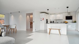 Nyrenoveret arkitekttegnet villa til salg i Svanelundskvarteret