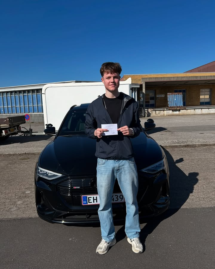 Bentzens Køreskole ønsker tillykke til de nye bilister